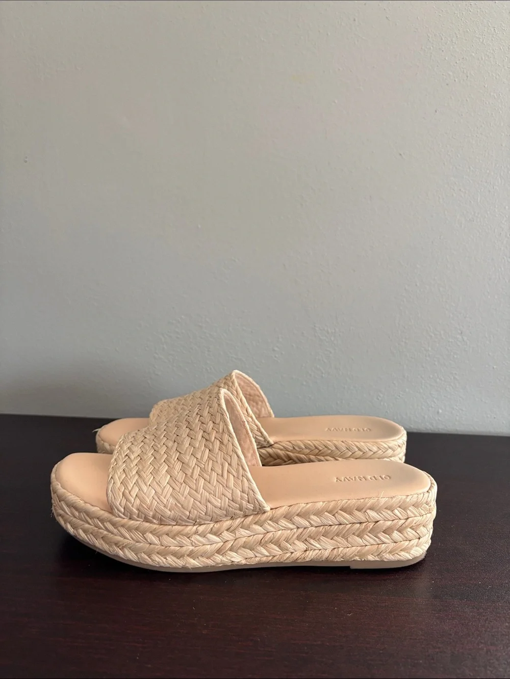 Old Navy Natural Woven Platform Slide Sandals